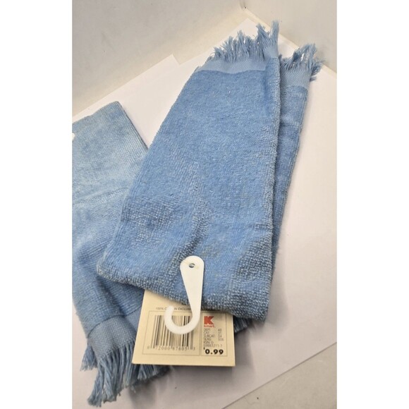 Vintage Kmart Pair Of Christmas Finger Towels Fringed Silver Reindeer - Picture 3 of 3